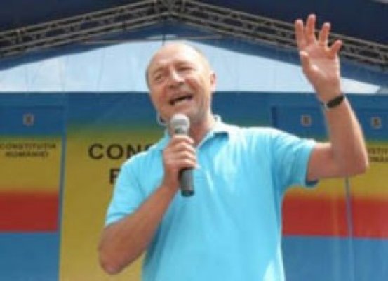 Băsescu se gândeşte să ceară pedeliştilor să boicoteze referendumul